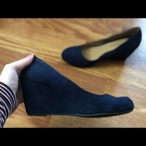 Navy blue wedges / heels